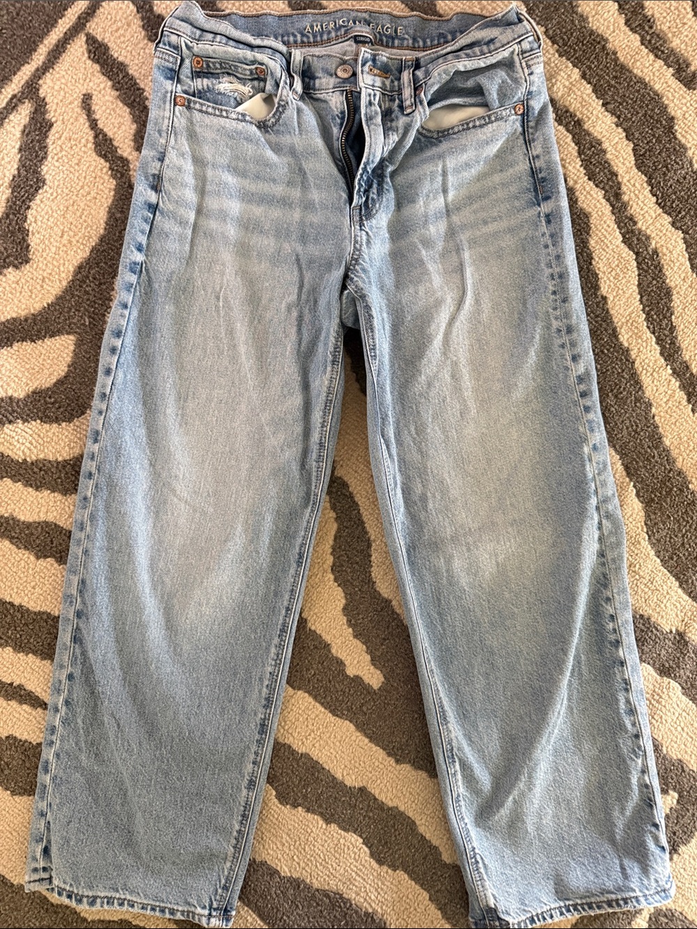 American Eagle Outfitters Light Blue Relaxed Women's Jeans
